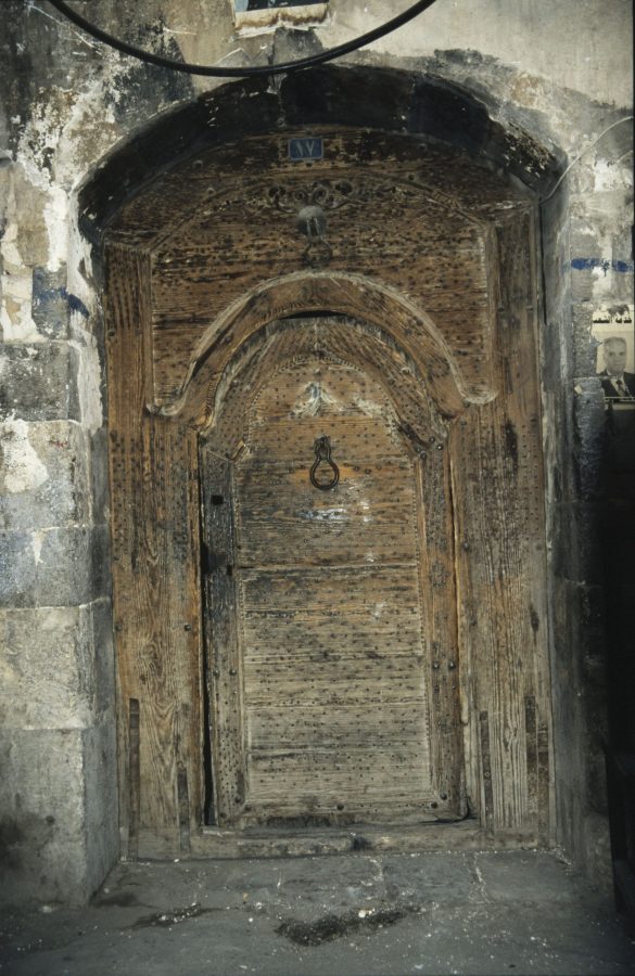 Syria – Damascus – Wooden door / 1999 / D-DAI-IST-FP-00413